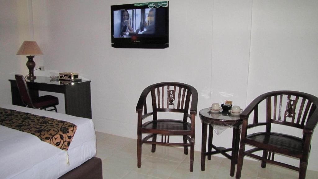 Hotel Mitra Garden Пангкалпинанг Стая снимка