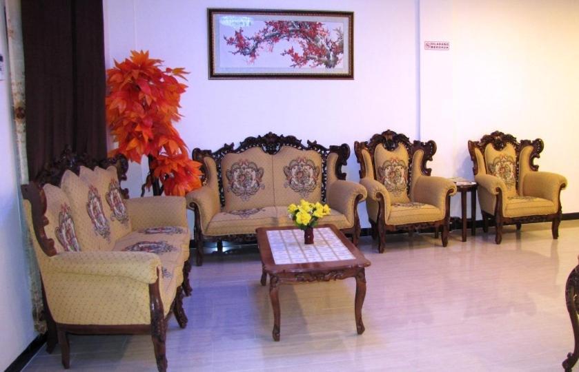 Hotel Mitra Garden Пангкалпинанг Екстериор снимка