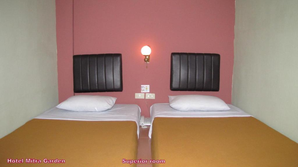Hotel Mitra Garden Пангкалпинанг Стая снимка